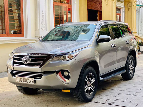 Giá xe Toyota Fortuner 'nhảy múa', chạy gần 50.000 km vẫn rao hơn 1 tỷ