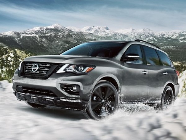Nissan triệu hồi hơn 300.000 xe vì lỗi mui xe tự mở