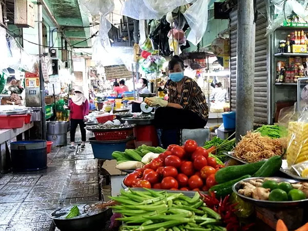 Bắp cải, trứng gà... đến mỳ tôm đồng loạt tăng giá, bà nội trợ đau ví