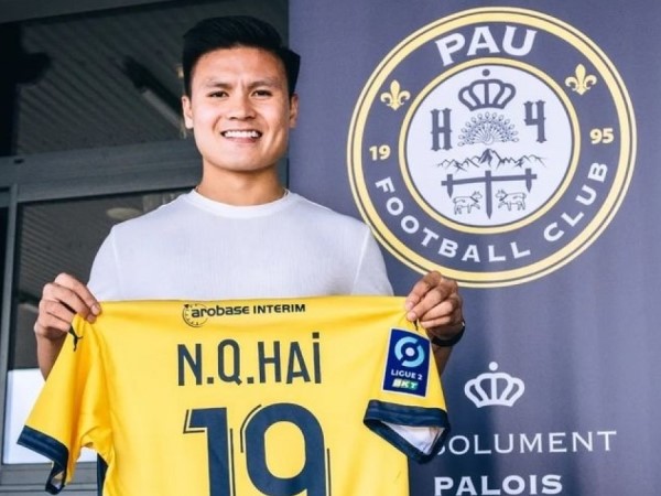 HLV Pau FC: Chiêu mộ Quang Hải không vì mục đích thương mại