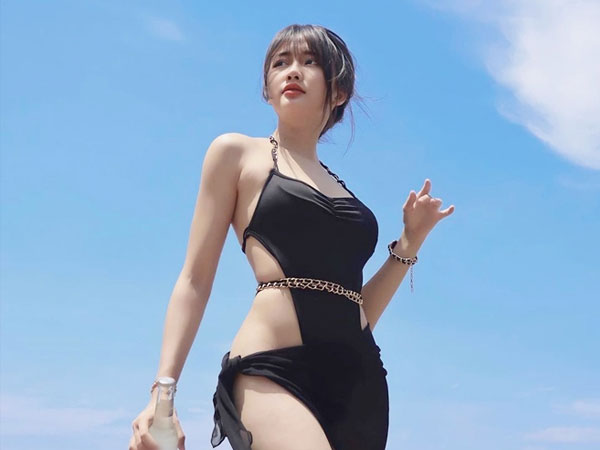 Netizen Trung Quốc 'chiến nhau' để bênh vực hot TikToker Việt Nam