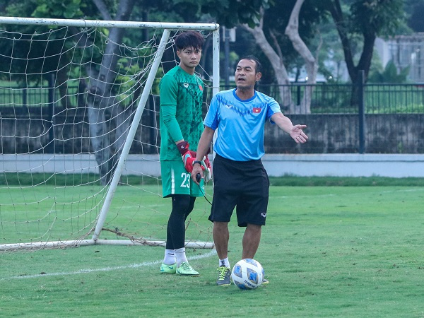 U19 Việt Nam lao vào tập luyện sau chuyến đi 'hành xác' tới Indonesia