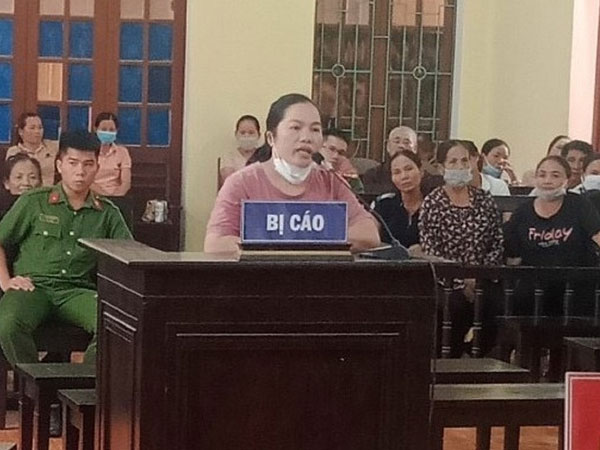 Cặp vợ chồng hợp sức, cắt đứt 'của quý' người hàng xóm