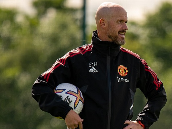 Mới dẫn dắt 3 buổi tập, Ten Hag đã được khen tốt hơn cả Pep và Klopp cộng lại