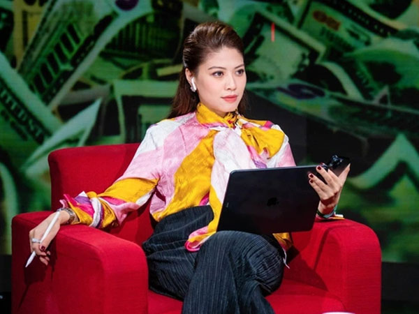 Ở tuổi 36, BTV Ngọc Trinh đích thị là mỹ nhân xinh đẹp, giỏi giang nhất nhì VTV