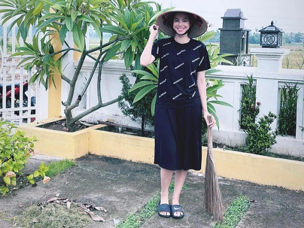 Phạm Hương nghẹn ngào nhắc về người bố quá cố, làm 1 việc đầy ý nghĩa trước ngày giỗ