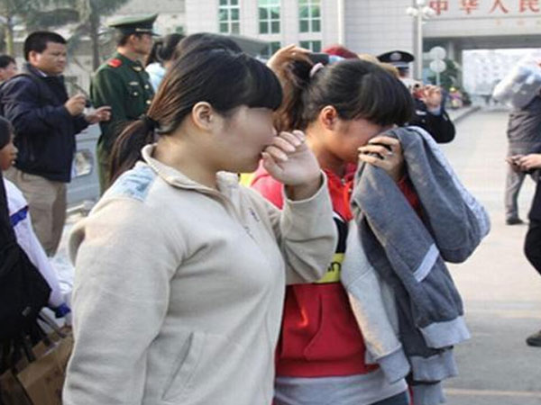 'Việc nhẹ lương cao' - cái bẫy hoàn hảo của những kẻ buôn người
