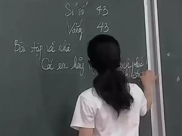 Buổi học cuối cùng, cô giáo giao bài tập về nhà có hạn nộp suốt cuộc đời khiến ai nấy nghẹn ngào rơi nước mắt