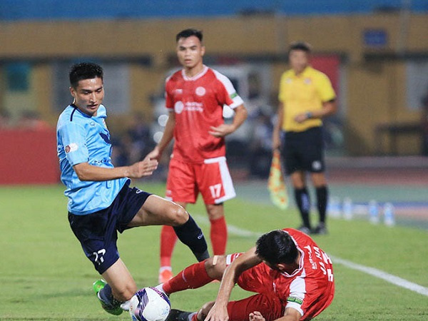 Viettel thua đúng phút 90, bất lợi trong cuộc đua vô địch V.League