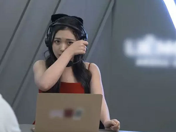 Bất ngờ danh tính nữ MC VTV bật khóc khi dẫn sóng trực tiếp