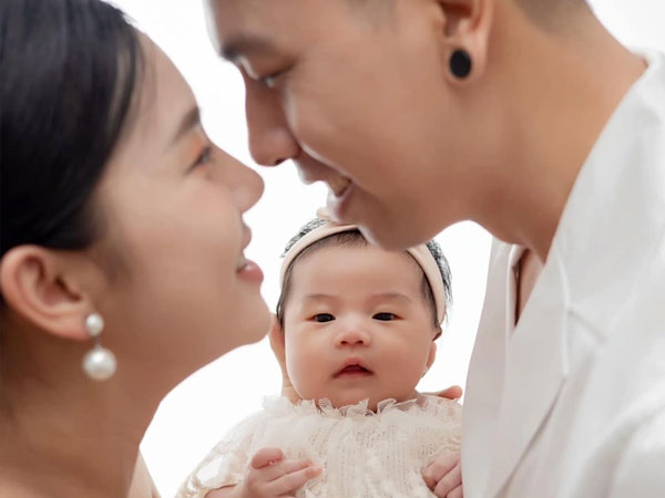 Phạm Lịch hạ sinh con gái đầu lòng, tiết lộ cảm xúc lần đầu lần đầu làm mẹ