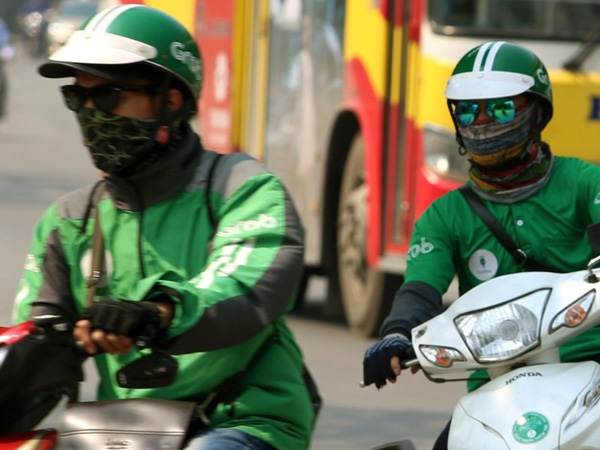 Muôn kiểu phụ phí Grab "tận thu" khách hàng