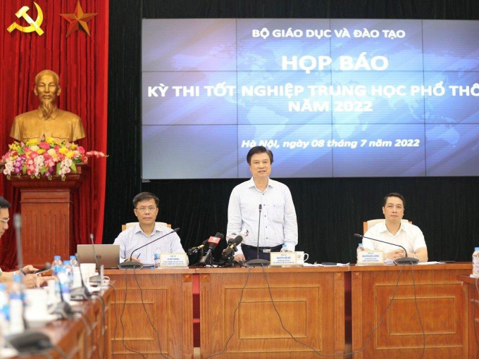 Bộ GD-ĐT nói về nghi vấn đề thi Toán rò rỉ trên mạng xã hội