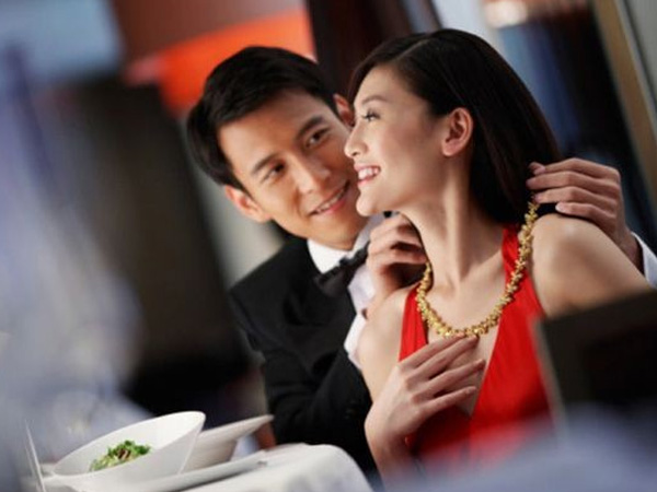 Trai 'đào mỏ' khéo ru tình, quý cô cay đắng mất cả chì lẫn chài