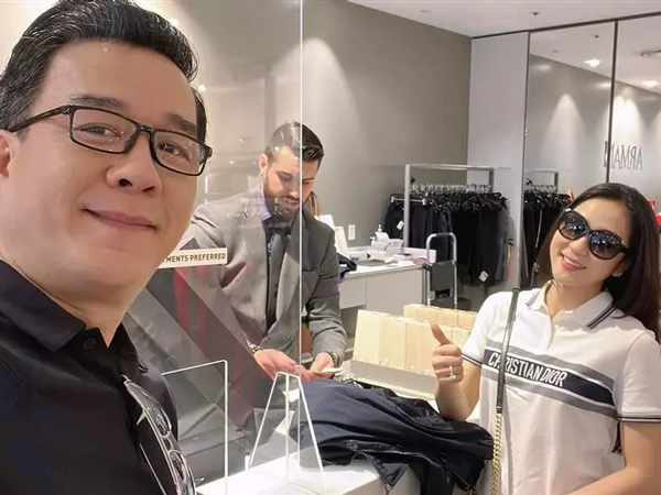 'Vua cá Koi' sung sướng khi được vợ mới phục vụ chân tơ kẽ tóc tại Mỹ