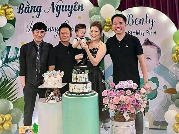 Hé lộ dung mạo con trai thứ 4 của Bằng Kiều với bạn gái mới