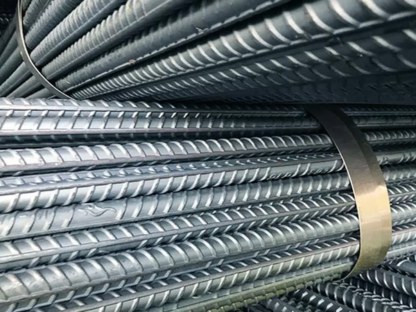 Giá thép giảm lần thứ 8 liên tiếp, bớt được 3 triệu đồng/tấn