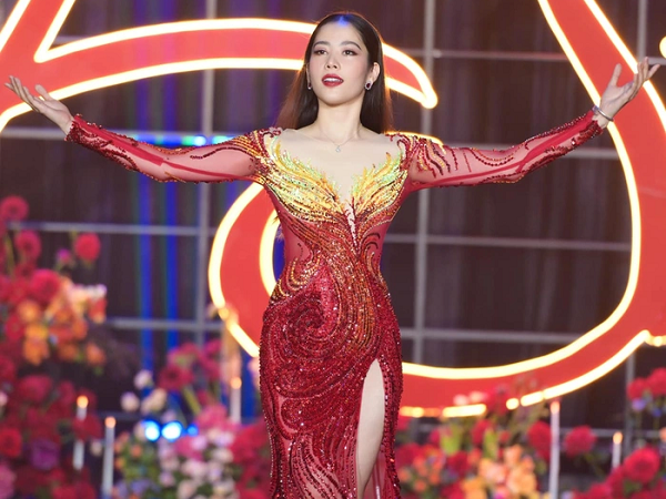 Đi hát nhưng bất chợt quên lời, Nam Em khiến khán giả bất ngờ trước pha 'chữa cháy' của mình