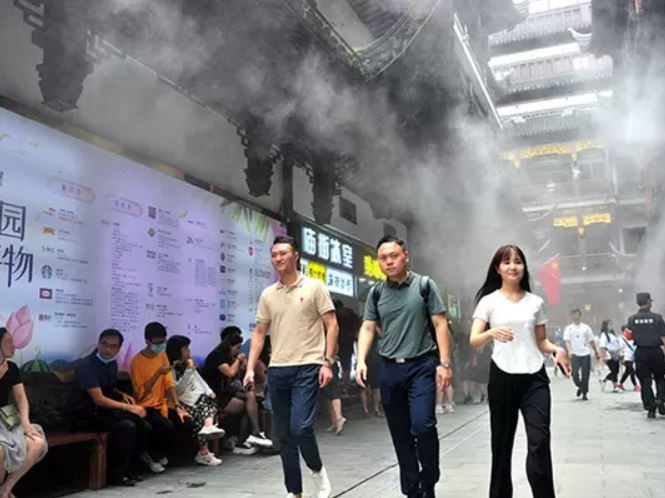 Nắng nóng tan chảy mái nhà, hàng chục thành phố Trung Quốc báo động khẩn