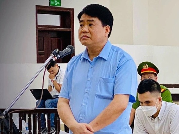 Ông Nguyễn Đức Chung nộp gần 100 bằng khen, giấy khen, bệnh án: Có được giảm án?
