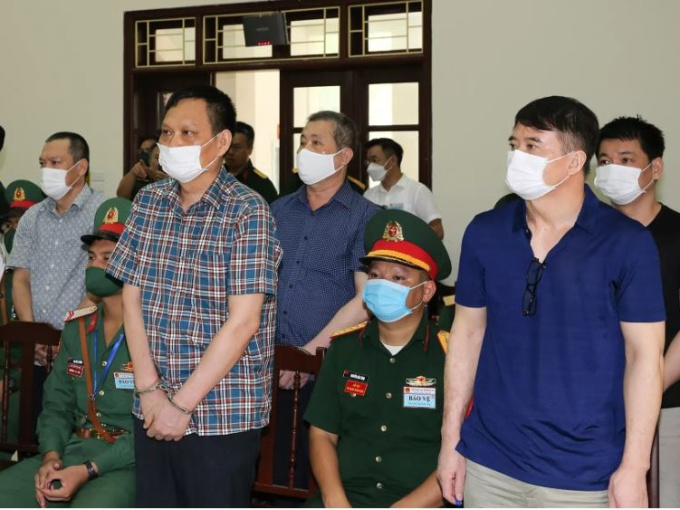 Màn đối chất giữa 'trùm' buôn lậu xăng và cựu đại tá quân đội