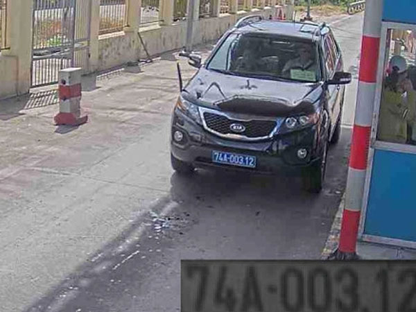 Thông tin mới vụ 'xe biển xanh đi viếng đám ma, không nộp phí BOT'