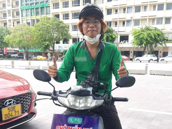 Chàng xe ôm chở miễn phí người già, người khuyết tật suốt 5 năm