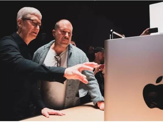Giám đốc thiết kế huyền thoại rời Apple