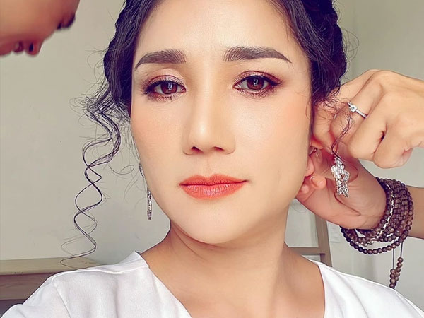 MC Cát Tường: 'Đừng để ai chơi qua đường, bạn phải qua trước'