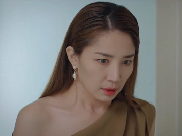 Thương ngày nắng về phần 2 tập 45: Ông Long tỉnh lại khiến Nhật Mai sợ tái mặt, Bách sốc khi chứng kiến Vân Vân hôn Phong