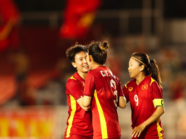 Đè bẹp đối thủ 4-0, nữ Việt Nam vào bán kết giải Đông Nam Á với kỷ lục hoàn hảo