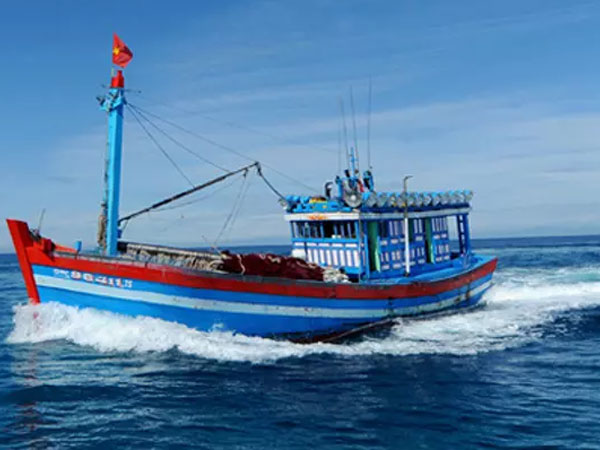 Tàu cá cùng 18 ngư dân nghi mất tích ngoài khơi
