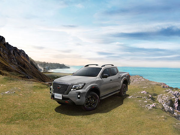 Nissan Navara 2022 chuẩn khí thải Euro 5 từ 945 triệu tại Việt Nam