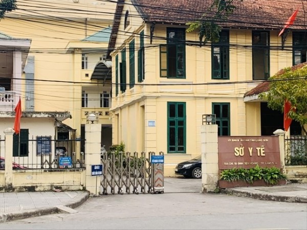 Cảnh cáo Phó giám đốc Sở Y tế Lạng Sơn