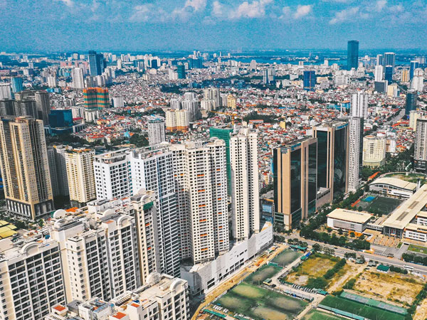 Giá nhà tăng 'nóng', người dân 'chật vật' tìm chốn an cư