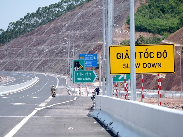 Toàn cảnh cao tốc Vân Đồn - Móng Cái đầu tư 11 nghìn tỉ đồng chuẩn bị đưa vào khai thác