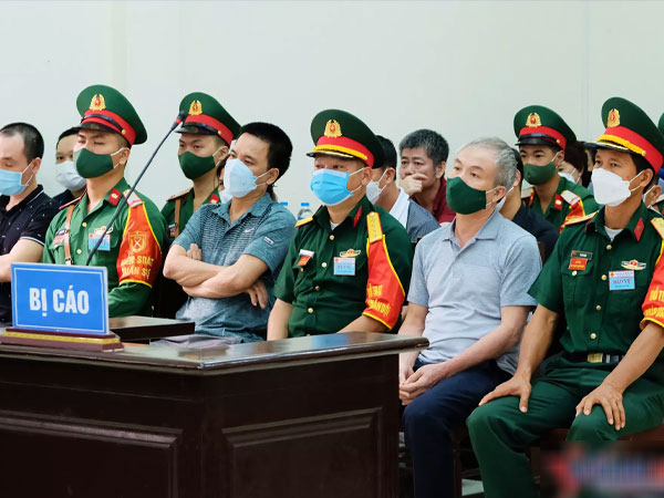 Bảo kê cho trùm buôn lậu, hai cựu Thiếu tướng quân đội nhận 27 năm tù