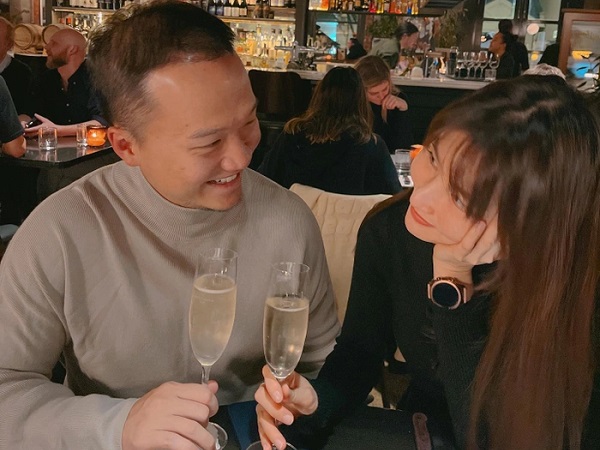 Diễm My 9X tình tứ hẹn hò cùng bạn trai doanh nhân tại nhà hàng sang chảnh ở Úc