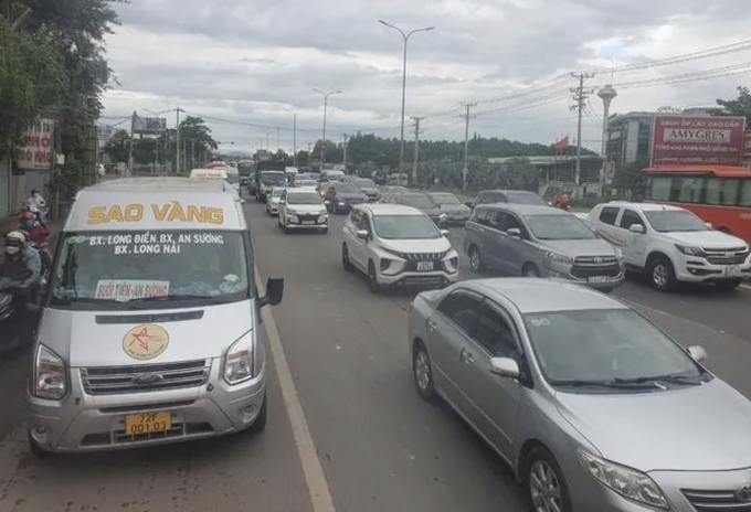 Du lịch mùa cao điểm: Từ Vũng Tàu về TP.HCM mất 5 giờ