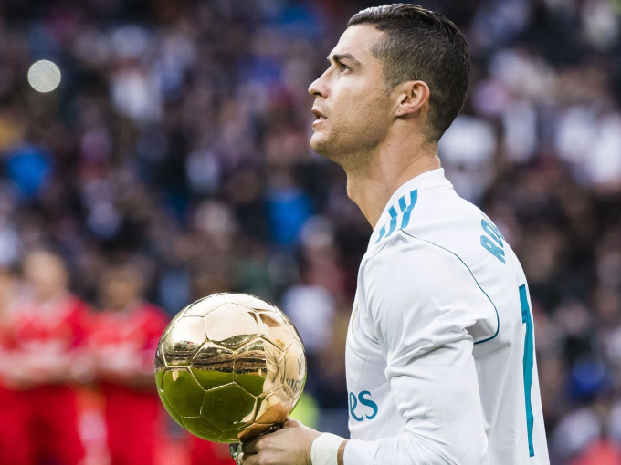 Ronaldo vĩ đại nhất mọi thời đại, bỏ xa Messi, Pele
