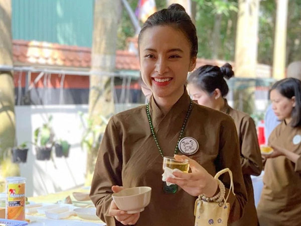 Angela Phương Trinh bị 'ném đá tơi tả' với lời nhắc fan: 'Ham chơi thì hao tổn phước đức'
