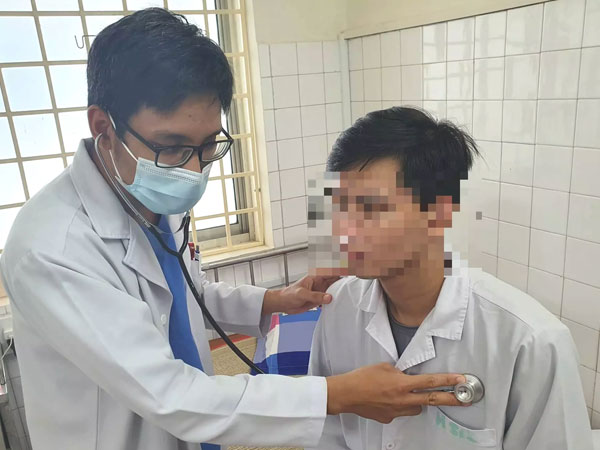 Chàng trai 25 tuổi mắc căn bệnh của trẻ sơ sinh, suýt phù não tử vong