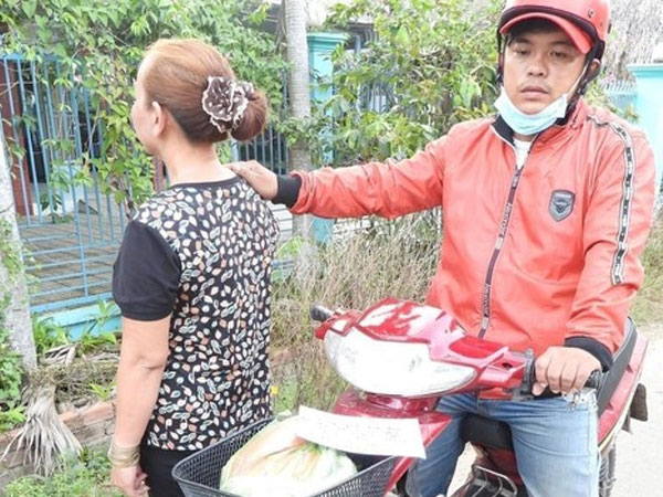 'Cò' đi giới thiệu đất cho khách, 'tiện tay' giật dây chuyền của người dân