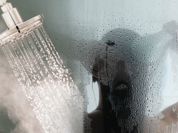 Vì sao đột quỵ thường xảy ra khi tắm? Bác sĩ chỉ ra 4 sai lầm ai cũng có nguy cơ mắc