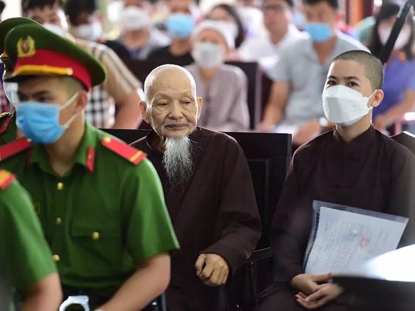 Mở lại phiên toà xét xử 6 người tại ‘Tịnh thất Bồng Lai’