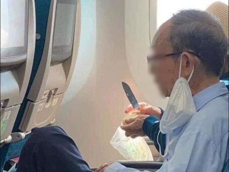 Vụ hành khách mang dao lên máy bay: Tạm đình chỉ nhân viên soi chiếu