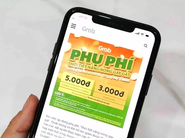 Bức xúc thu phụ phí nắng nóng: Grab chưa báo cáo, xin lùi thời hạn