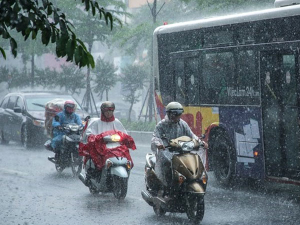 Mưa dông khắp các khu vực trong cả nước kéo dài đến ngày 22/7