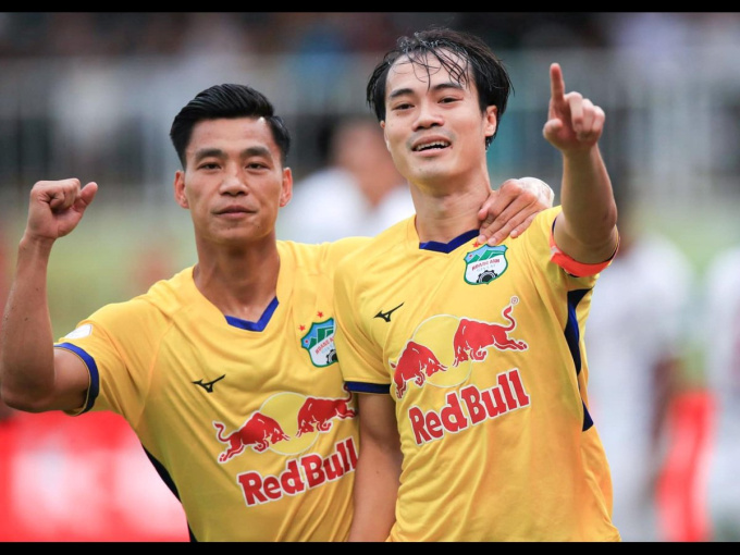 Văn Toàn lập cú đúp, HAGL lên hương
