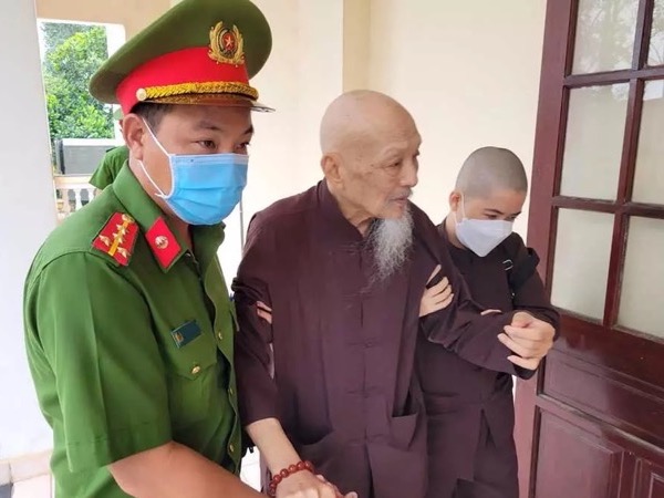 Vụ Tịnh thất Bồng Lai: 5 bị cáo khai mồ côi, ông Lê Tùng Vân nói chờ được... lấy vợ